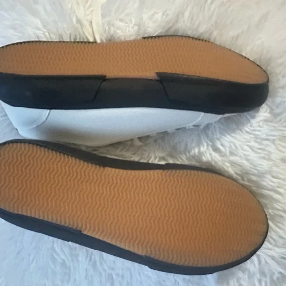 Joules white Lace-Up Sneakers. Size 7 - Picture 8 of 8